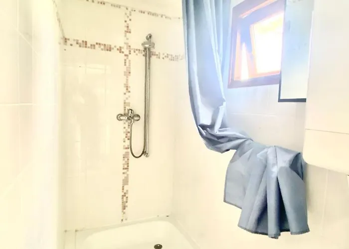 Familienfreundliches Angel Mit Garten By Interhome Wervershoof