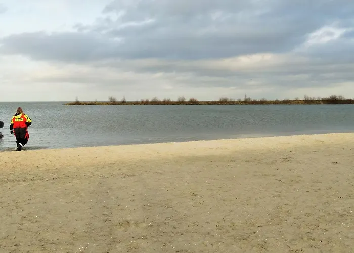 Familienfreundliches Angel Mit Garten By Interhome * Wervershoof